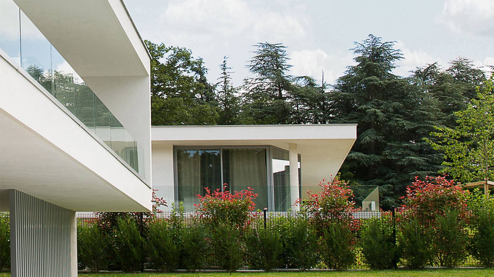 Maison de plain-pied vitrée avec patio à Lyon